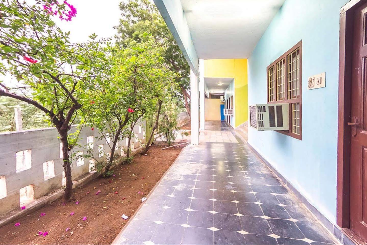 Collection O Ammayi Hotels & Resorts Tiruvannāmalai 외부 사진
